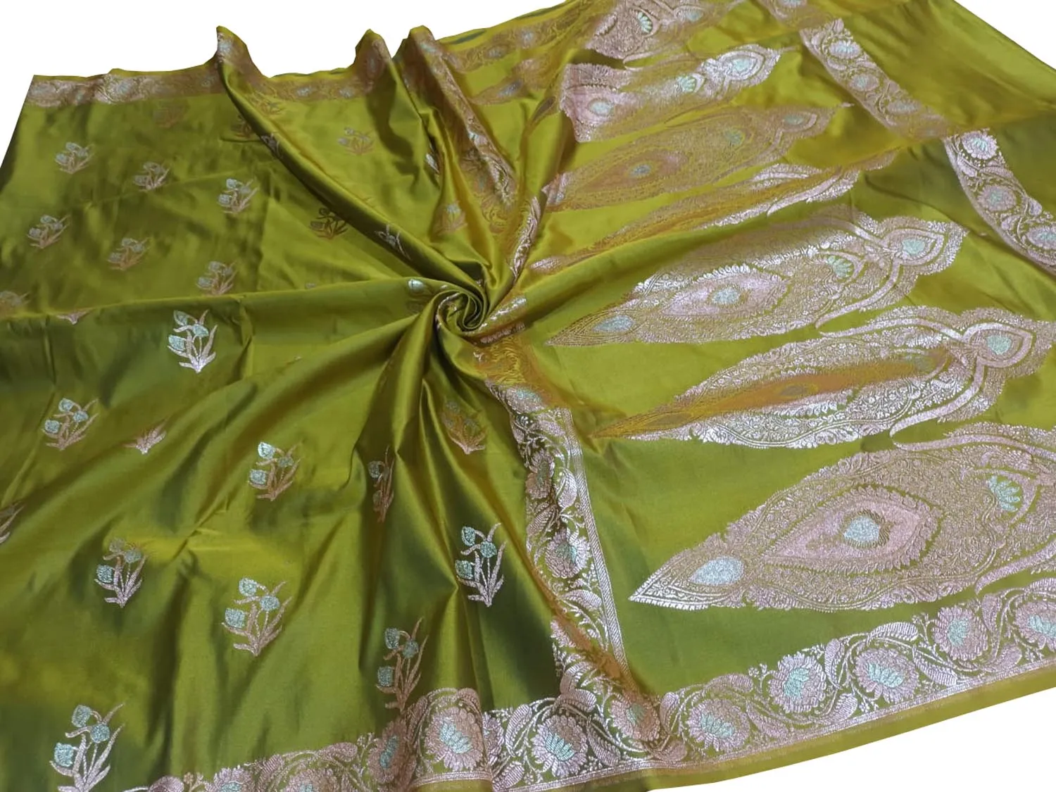 Exquisite Green Banarasi Silk Saree - Timeless Elegance