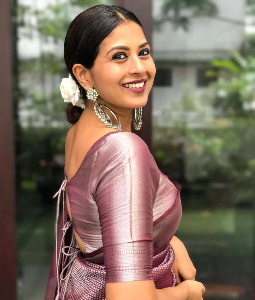 Flameboyant Brown Soft Silk Saree with Outstanding Blouse Piece