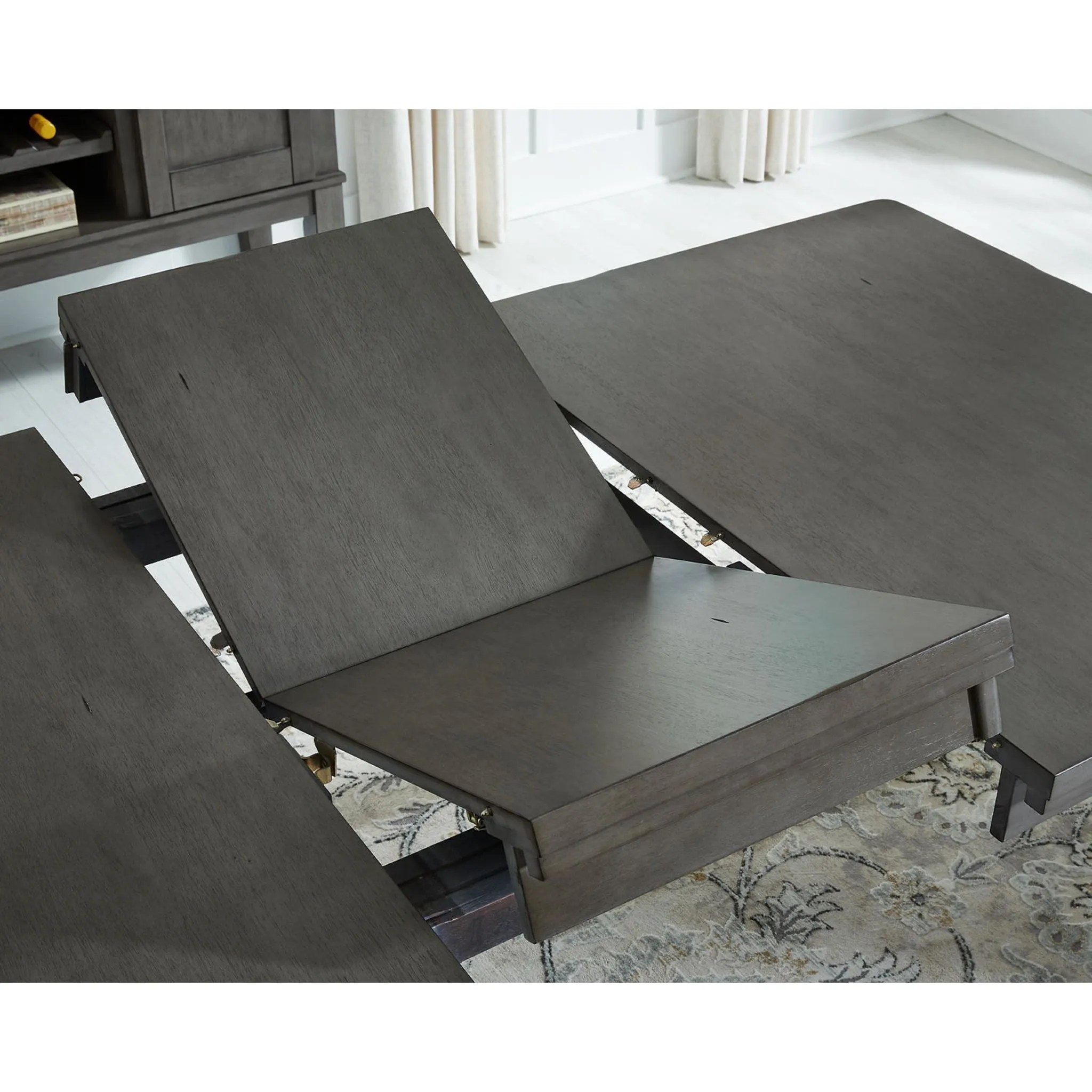 Hallanden Dining Set