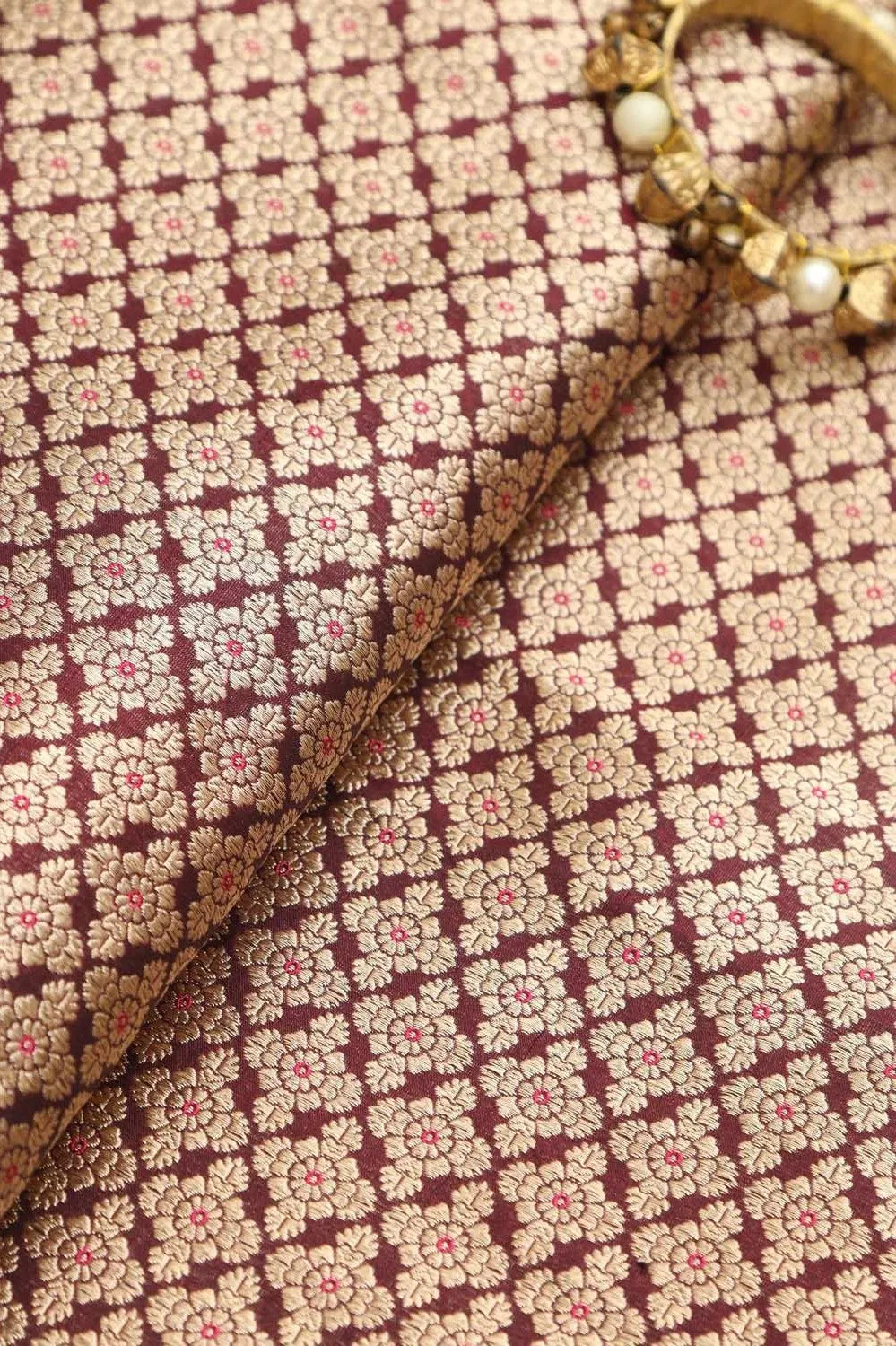 Maroon Banarasi Handloom Pure Katan Silk Fabric ( 1 Mtr )